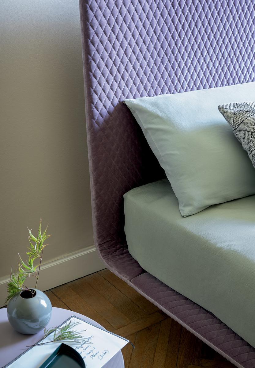 THIN Double bed with removable cover