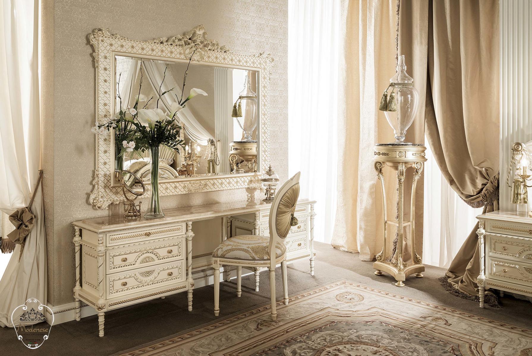 14216 Wooden dressing table