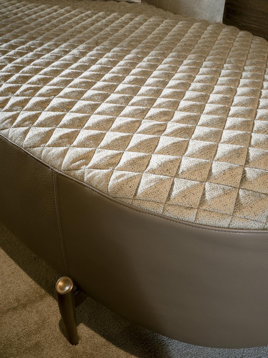 SELENE Tufted upholstered leather day bed