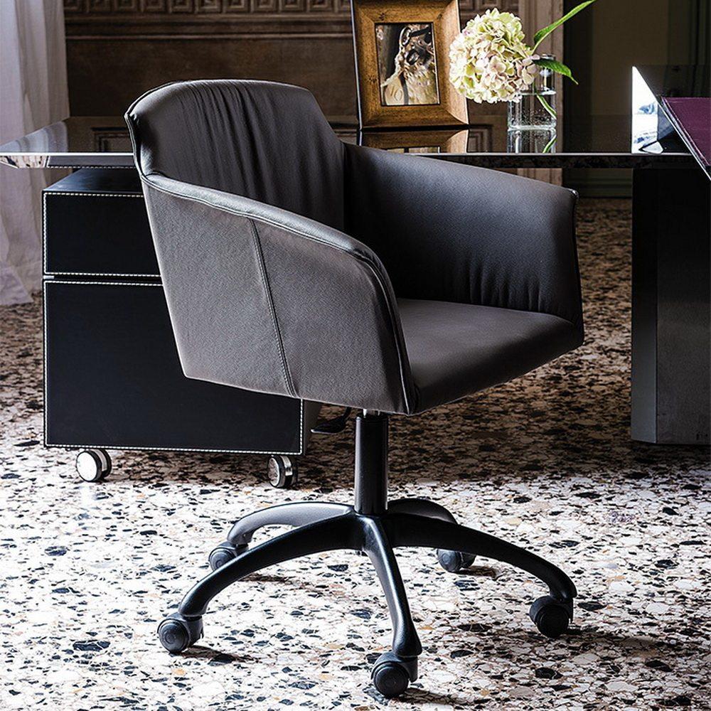 TYLER WHEELS Leather chair
