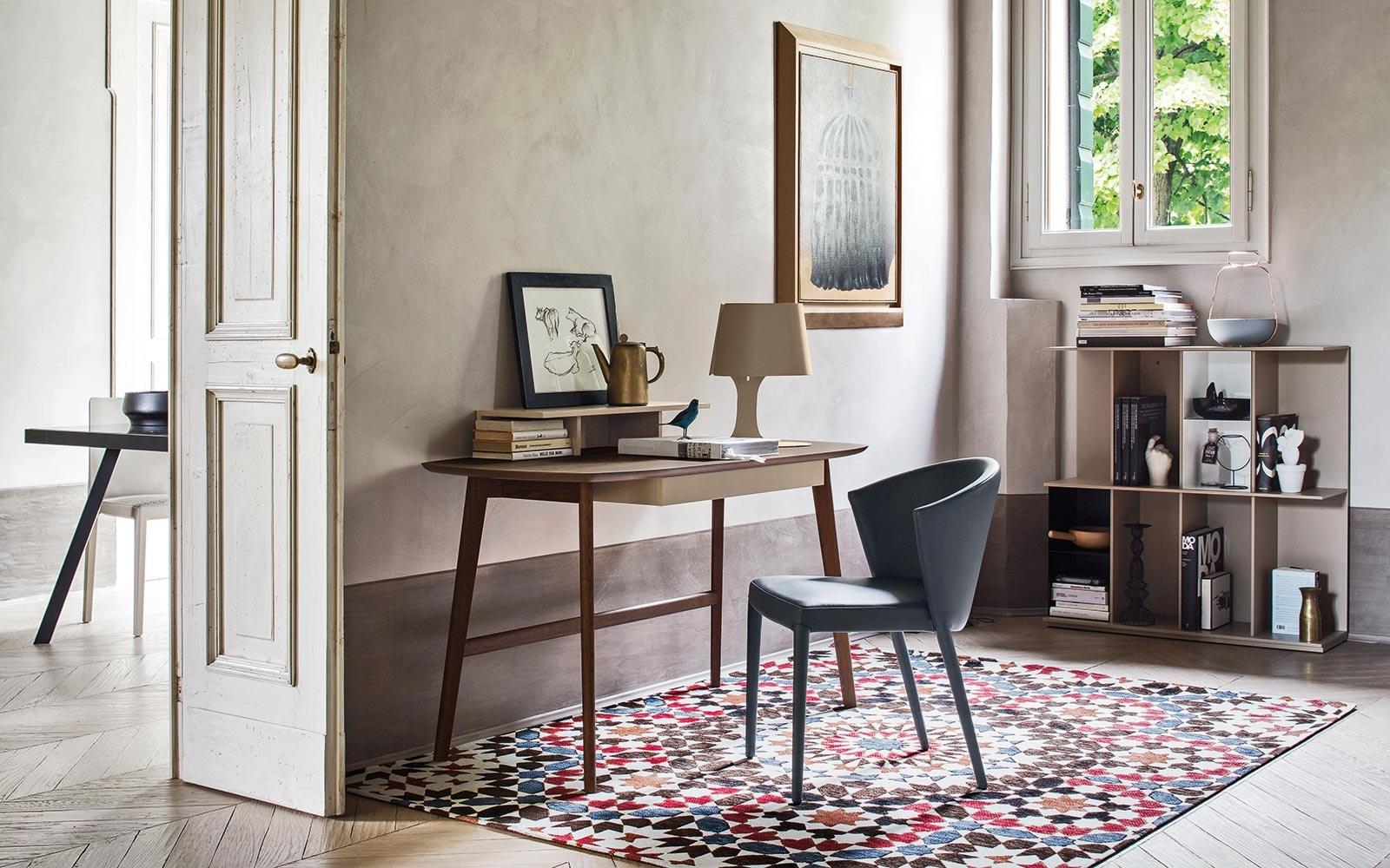 MATCH Writing desk with drawers