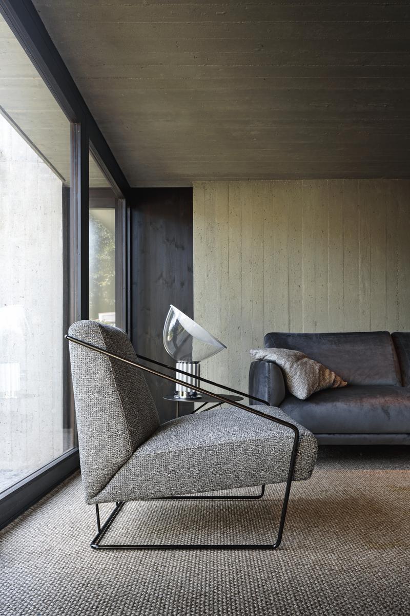 MOSCOVA Armchair with armrests