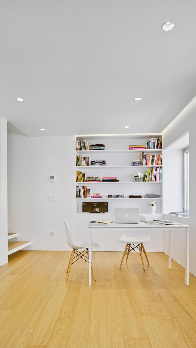 GAP 12V & 230V LED recessed aluminium spotlight