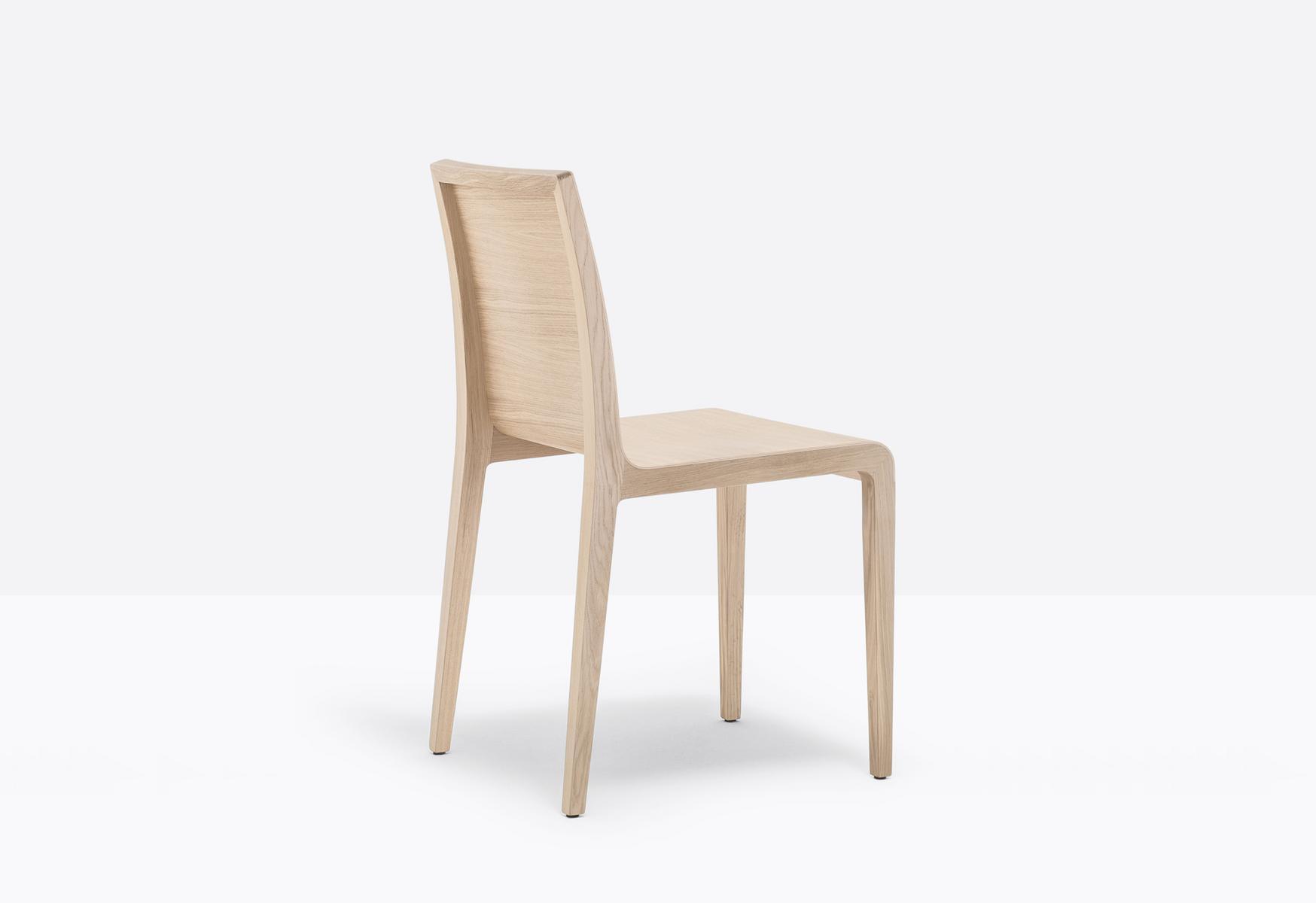 YOUNG 420 Solid wood chair