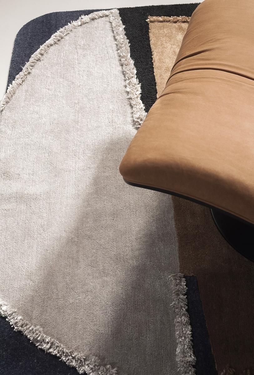 HIMANI B Patterned rug