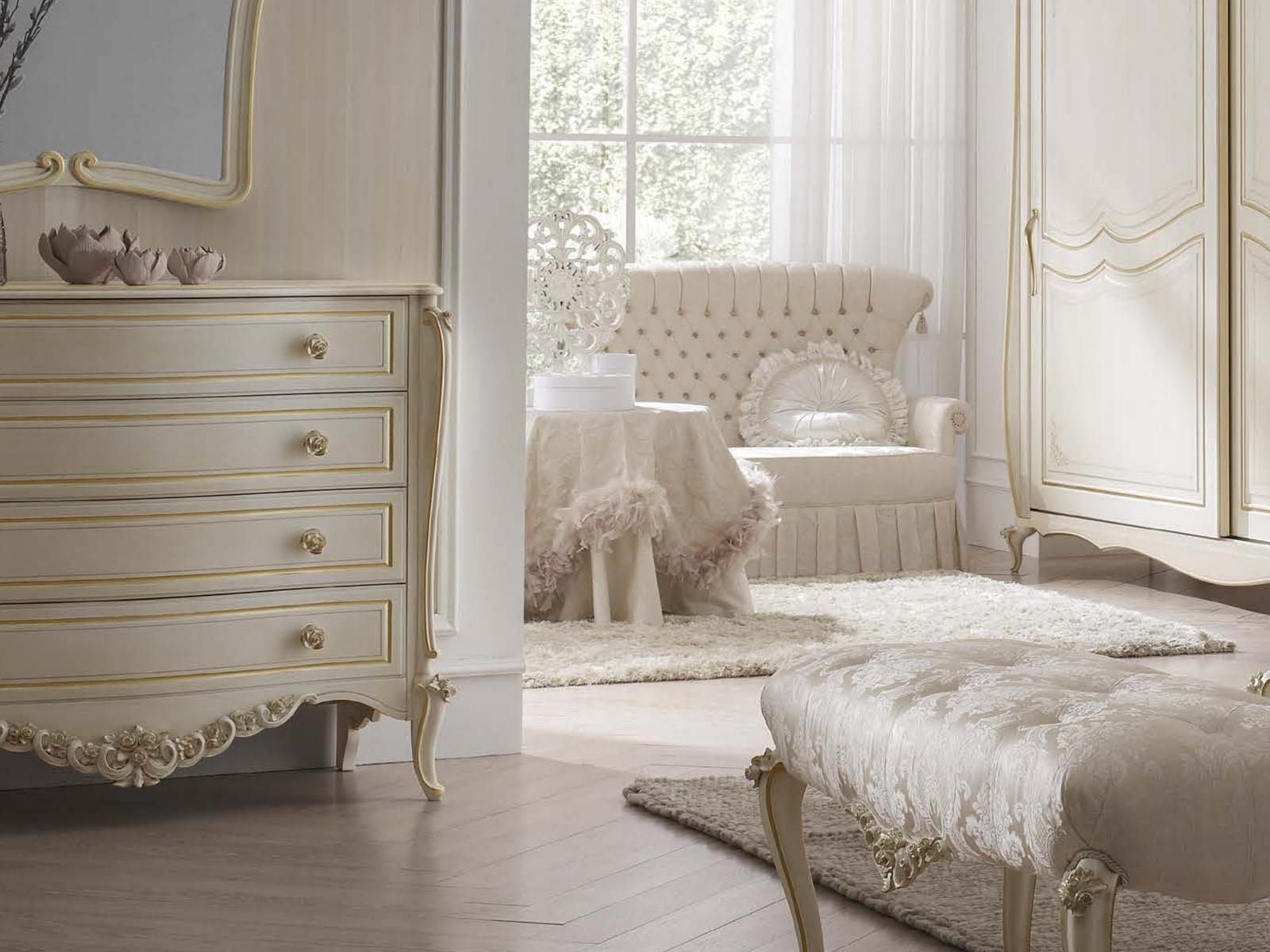 MICHELANGELO Wooden chest of drawers