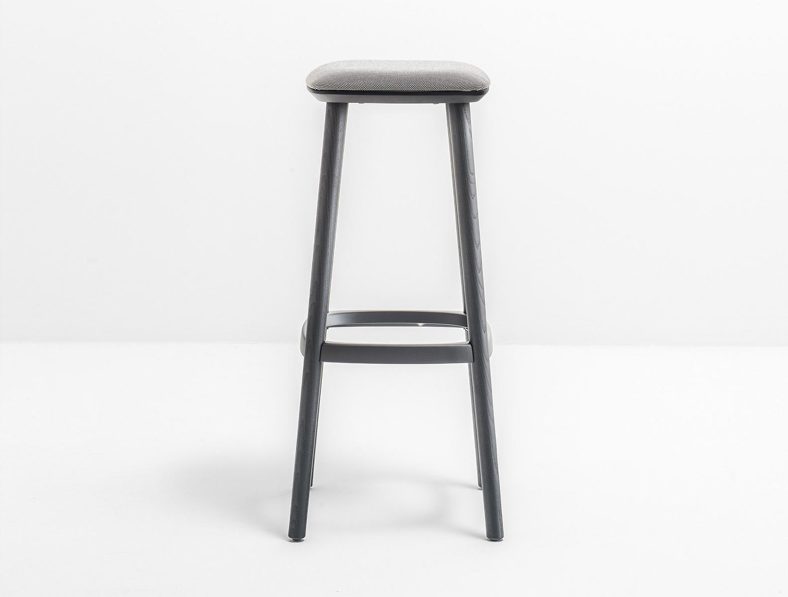 BABILA 2702 Wooden stool with footrest