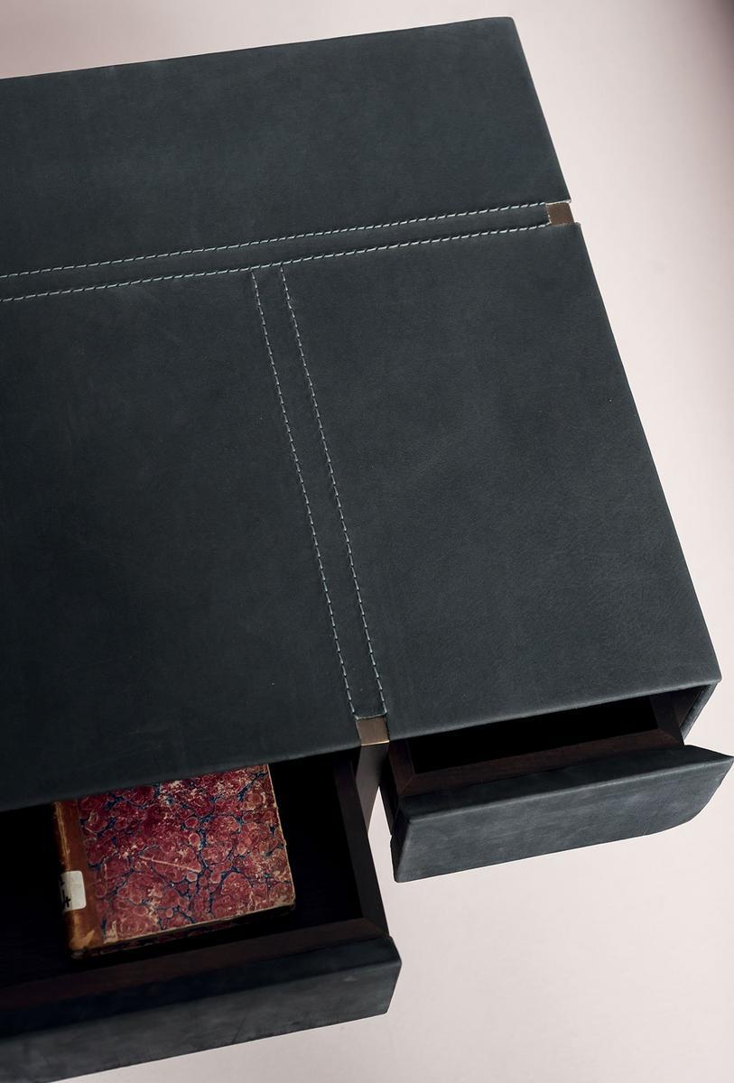 ICARO Leather bedside table with drawers