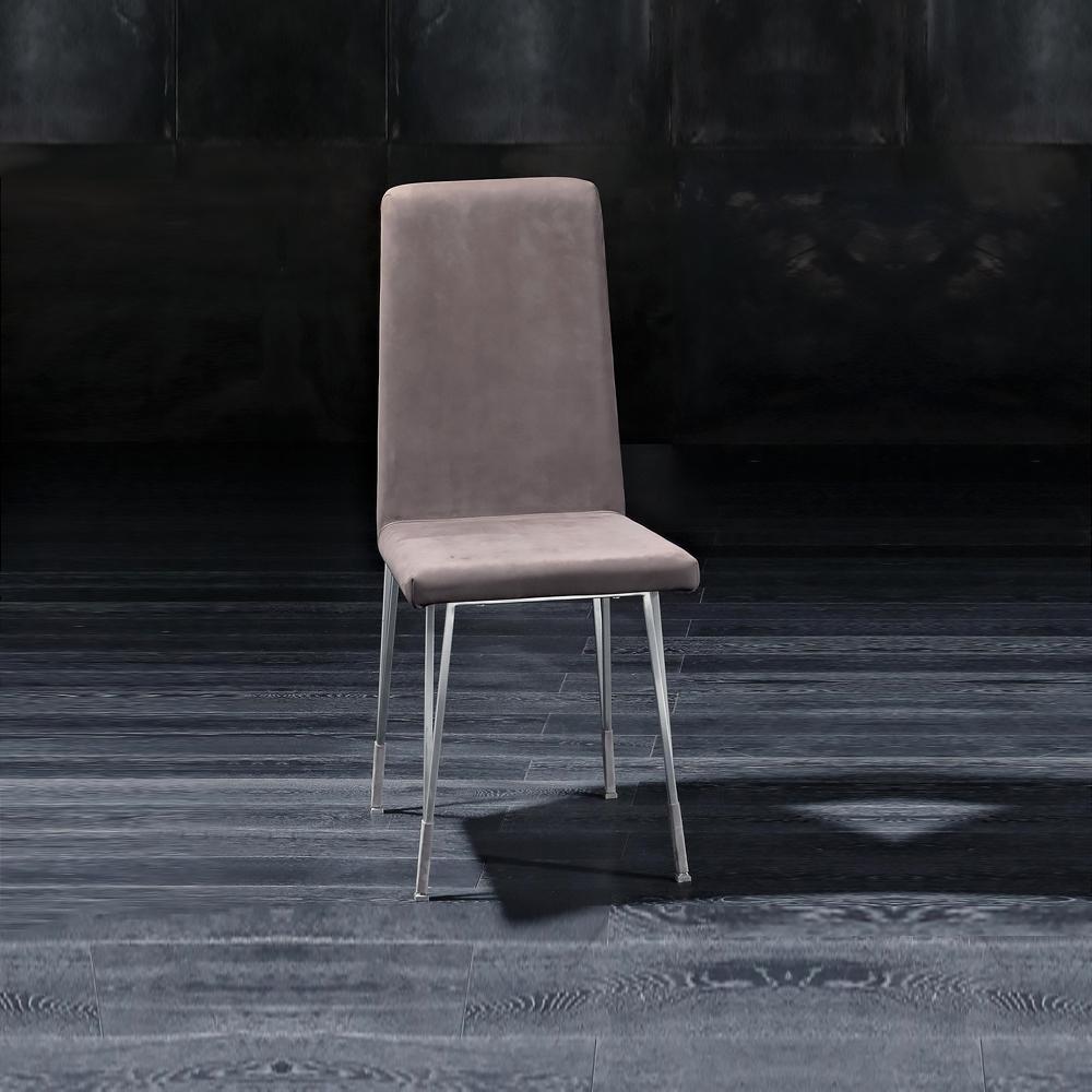 YUKI Nabuk chair in a classic style