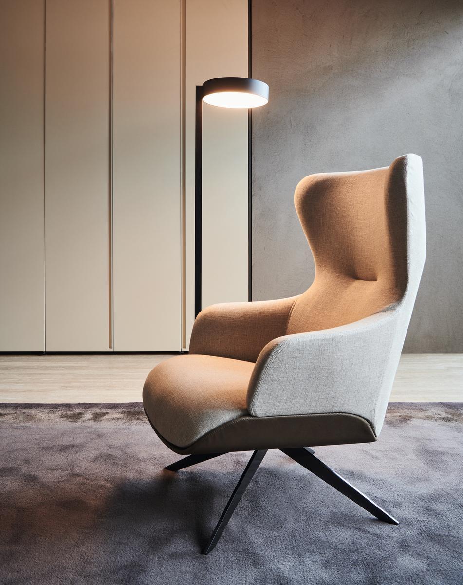 KENSINGTON Wing fabric armchair with armrests