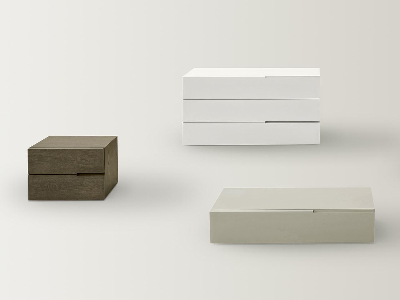 SEGNO Wooden chest of drawers with integrated handles