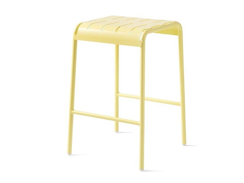 EASY Plate stool with footrest