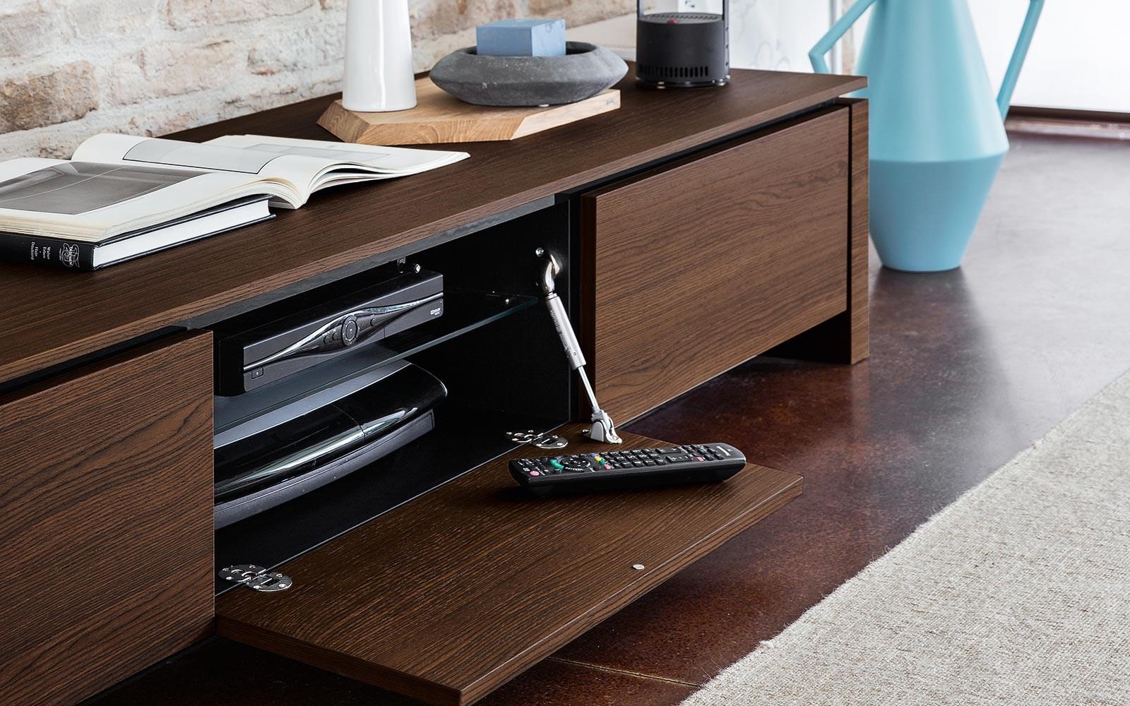 MAG Low TV cabinet with flap doors