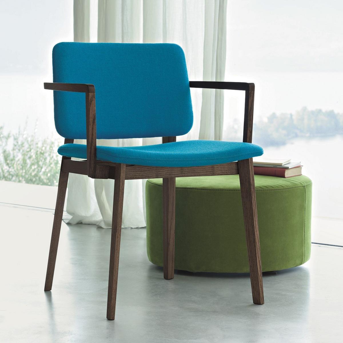 HATI Upholstered fabric chair with armrests