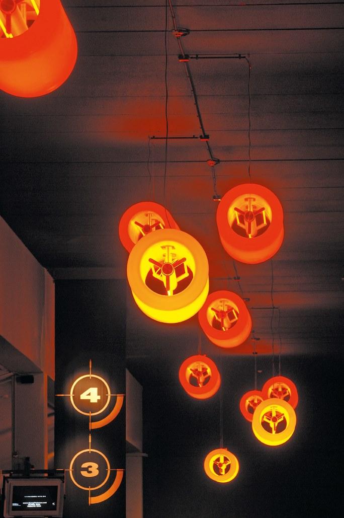 D2V2 Polyethylene pendant lamp