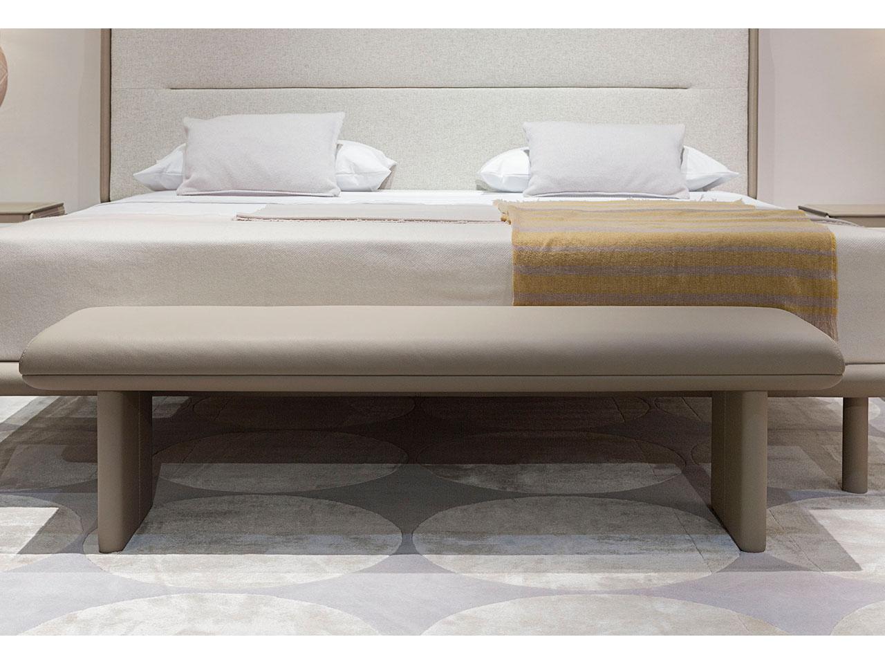 ZERO Upholstered leather bench