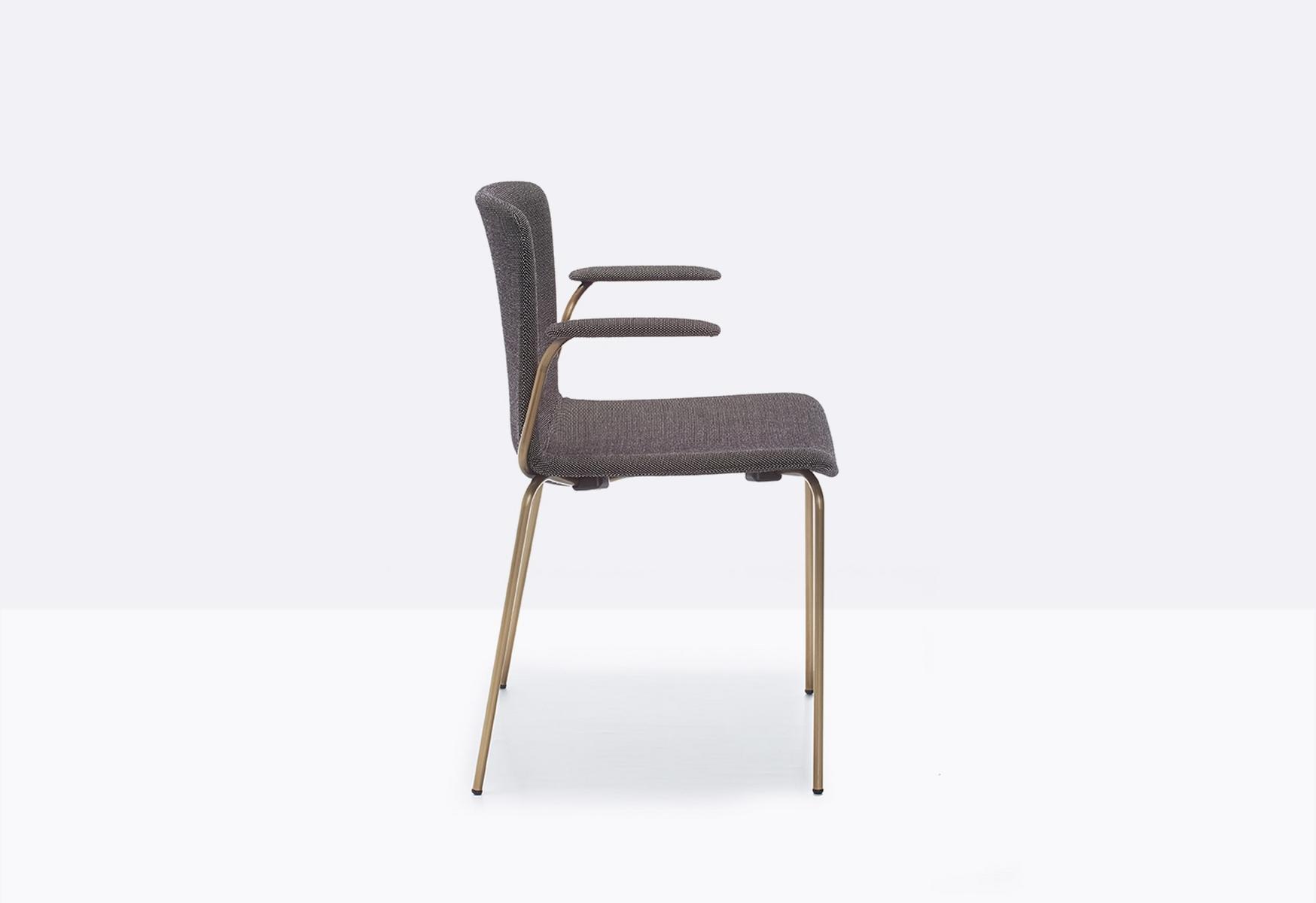TWEET 895/2 Upholstered chair with armrests