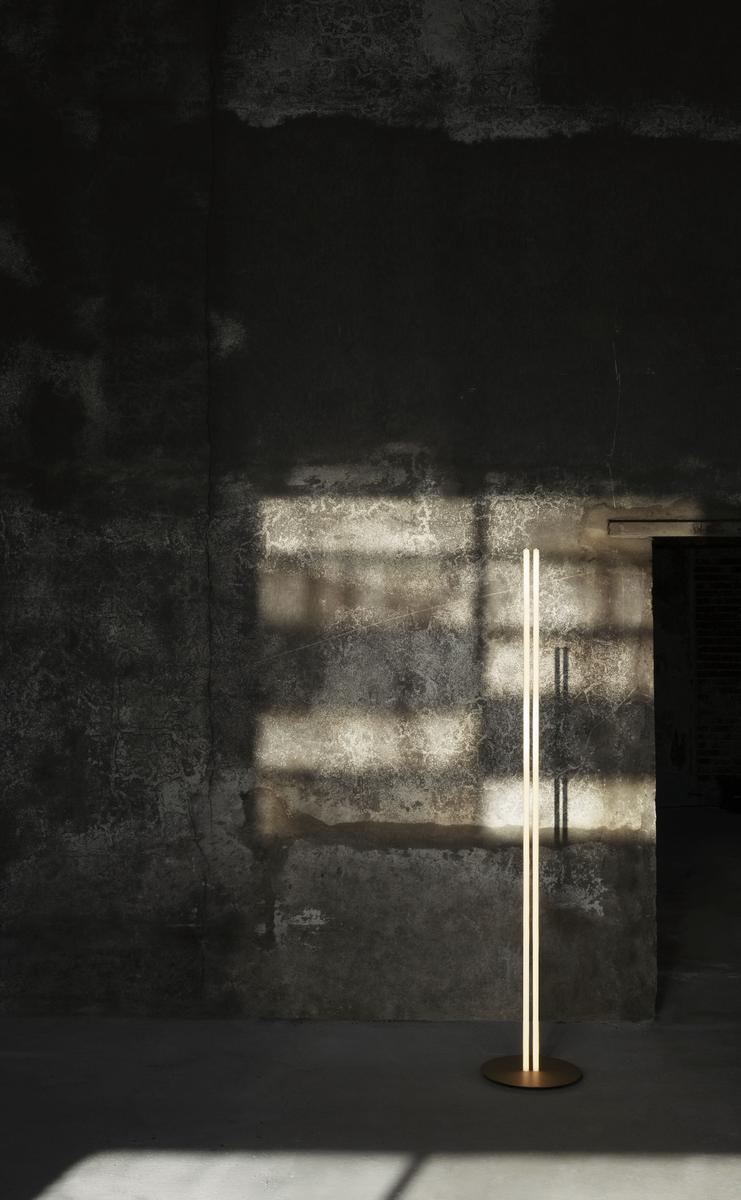 COORDINATES F LED extruded aluminium floor lamp