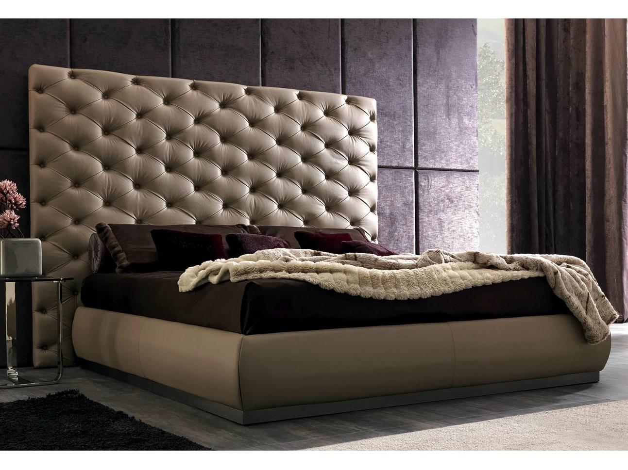 RICHARD Double bed with tufted headboard