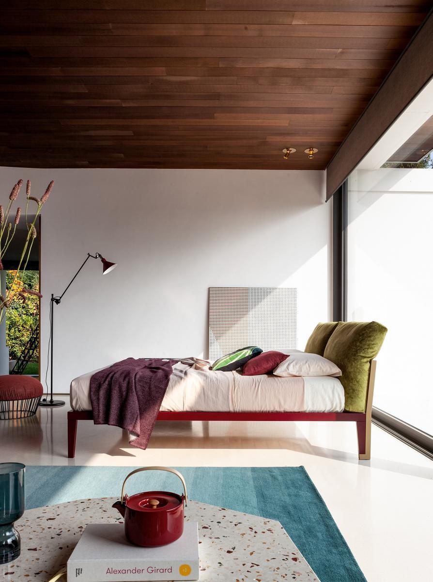 MOGLIE E MARITO Double bed with upholstered headboard