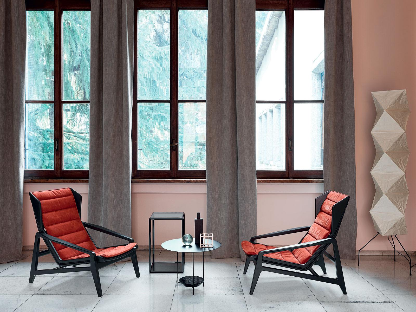 D.156.3 Ergonomic armchair with armrests