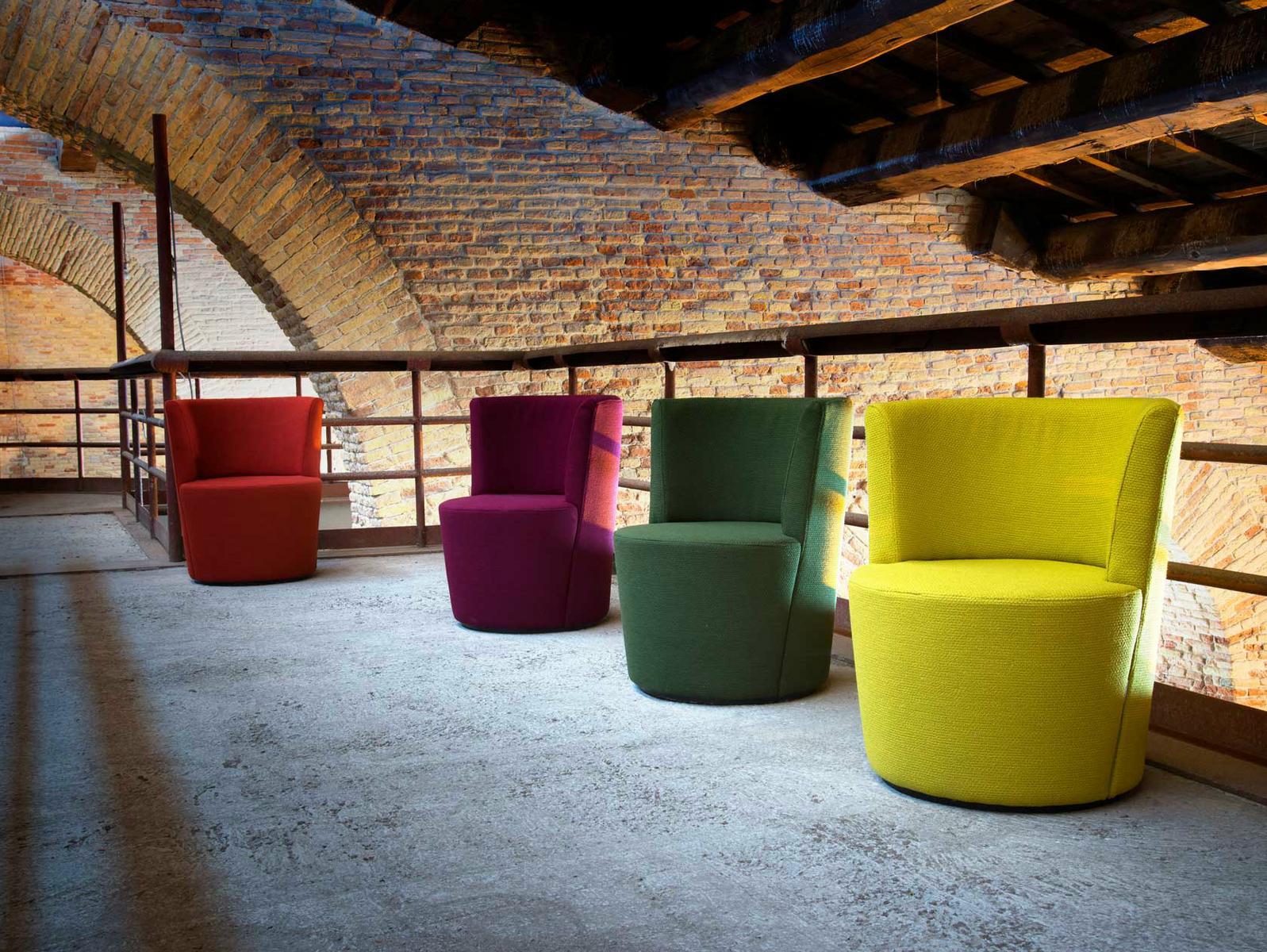 RONDA Upholstered fabric lobby chair