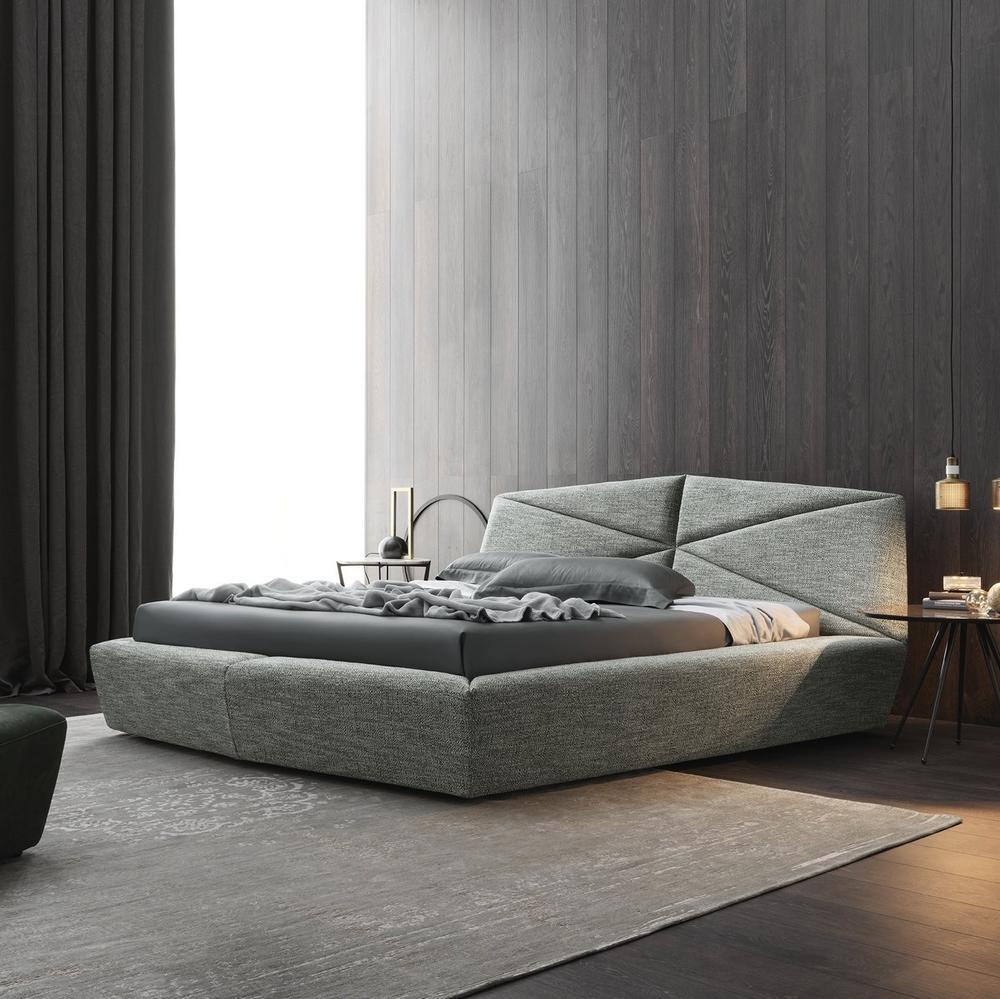 GOSSIP Leather bed with tufted headboard