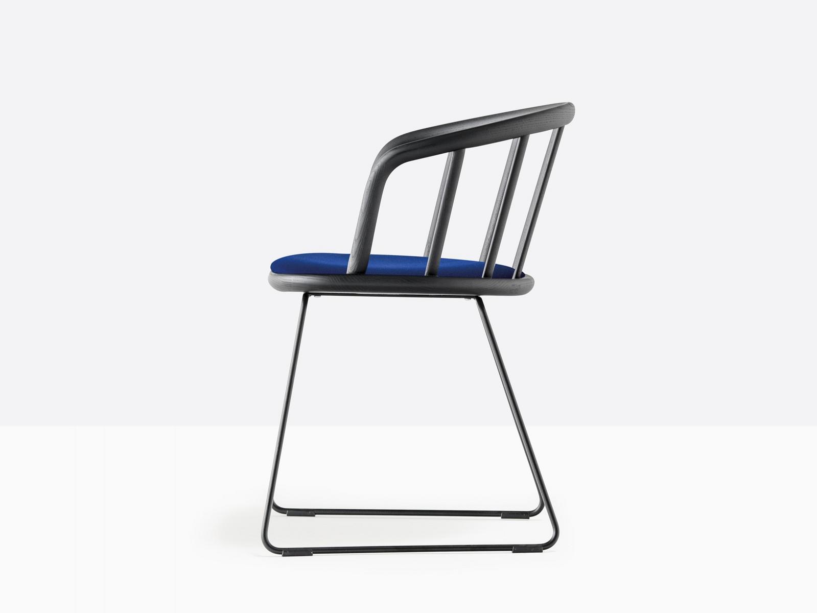 NYM 2856 Sled base ash chair with integrated cushion