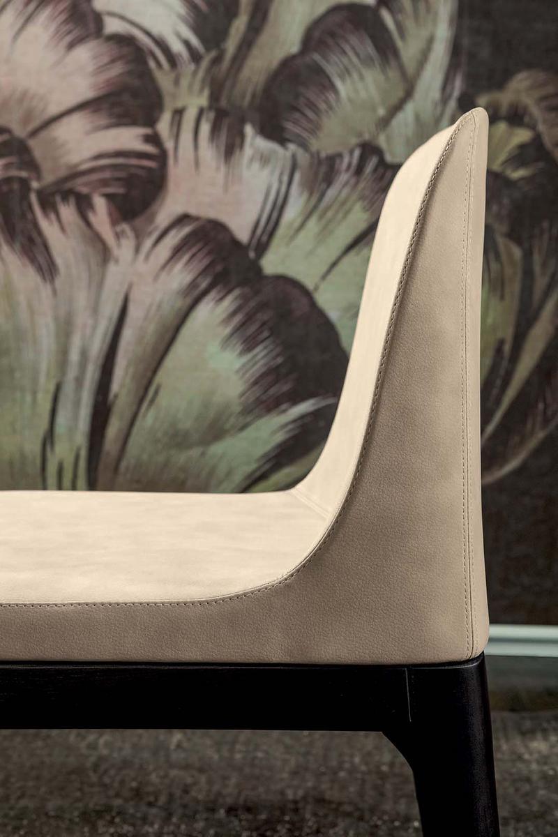 GILDA Upholstered leather chair
