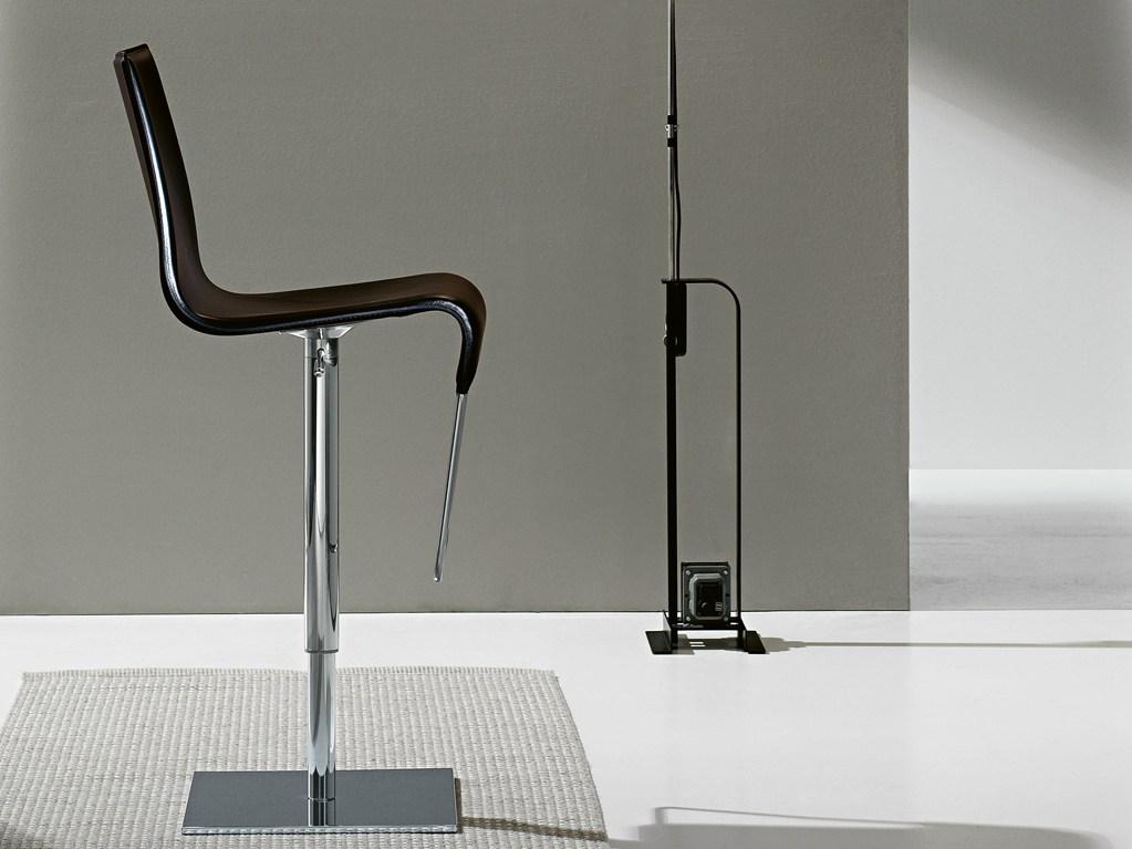 SKIPPING Height-adjustable swivel stool
