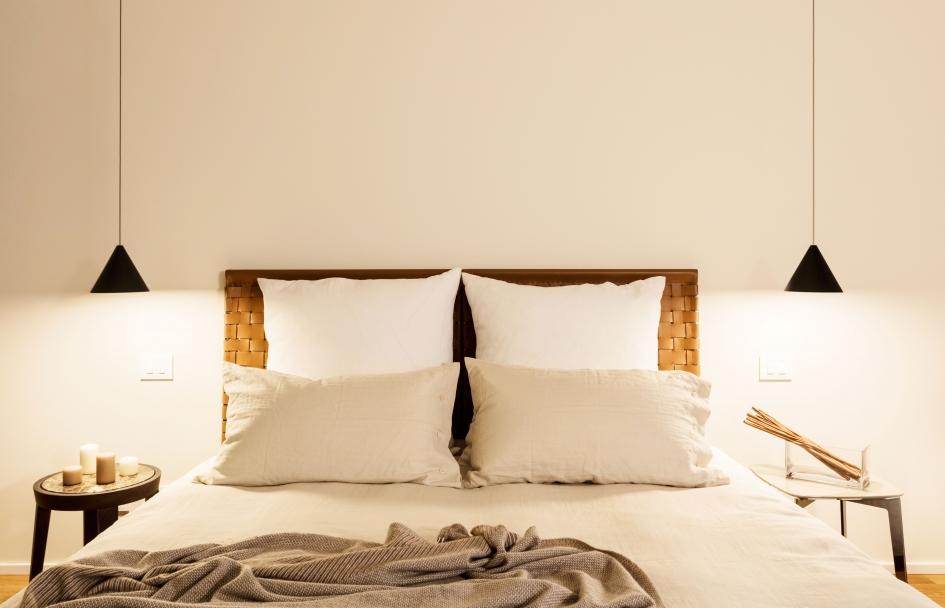 CESTONE Tanned leather storage bed