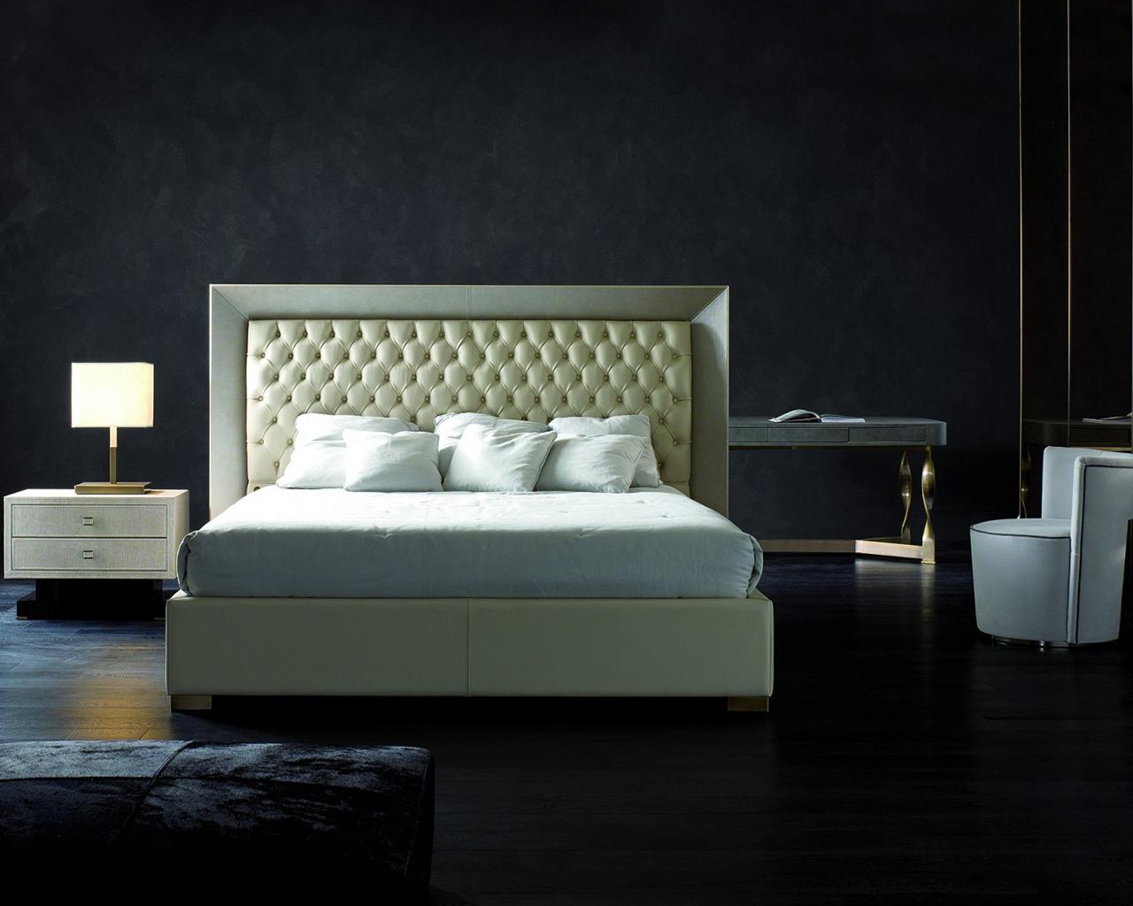 KENYA Leather bed in a classic style  with tufted headboard
