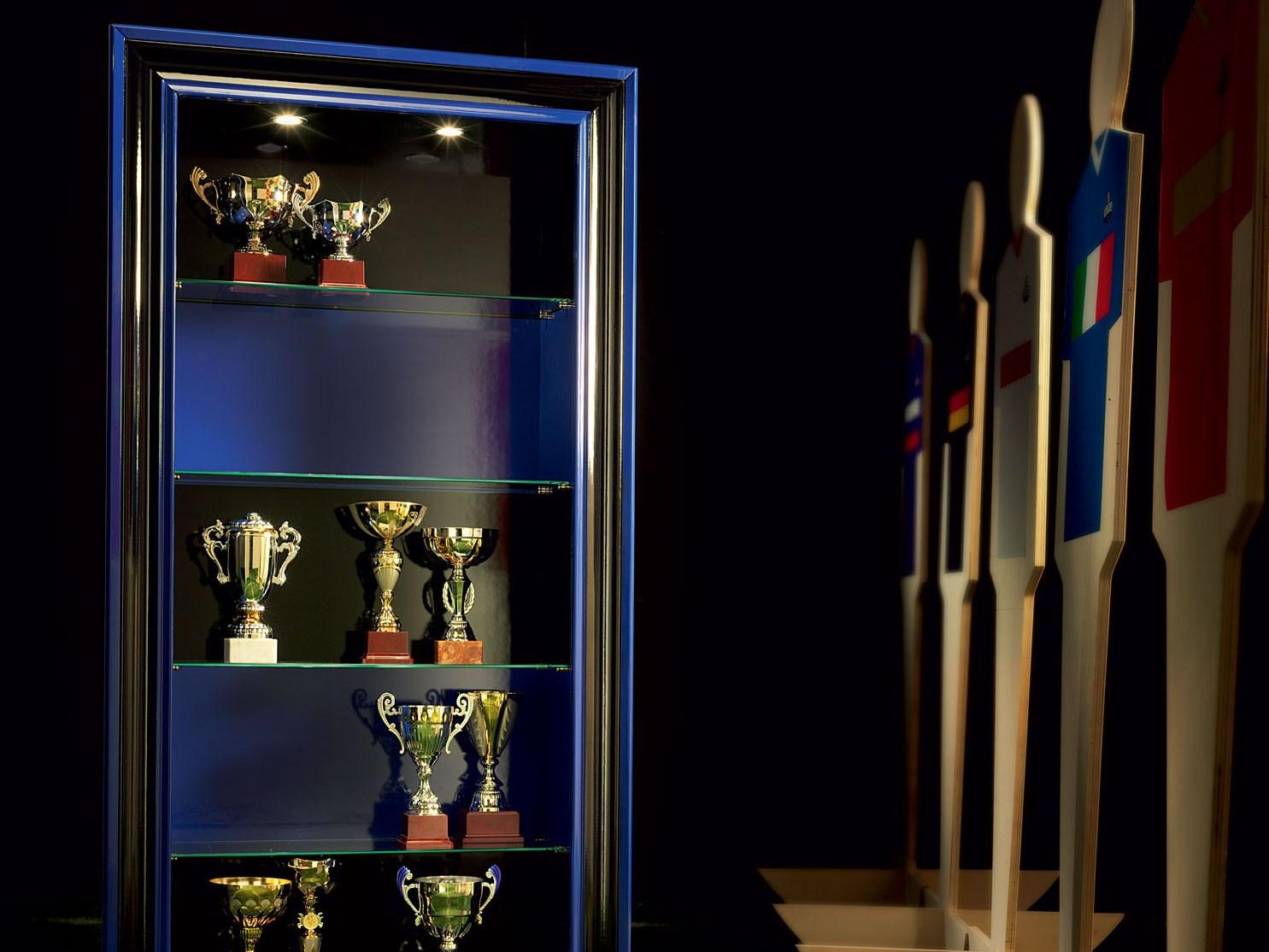 TROPHY Wooden display cabinet