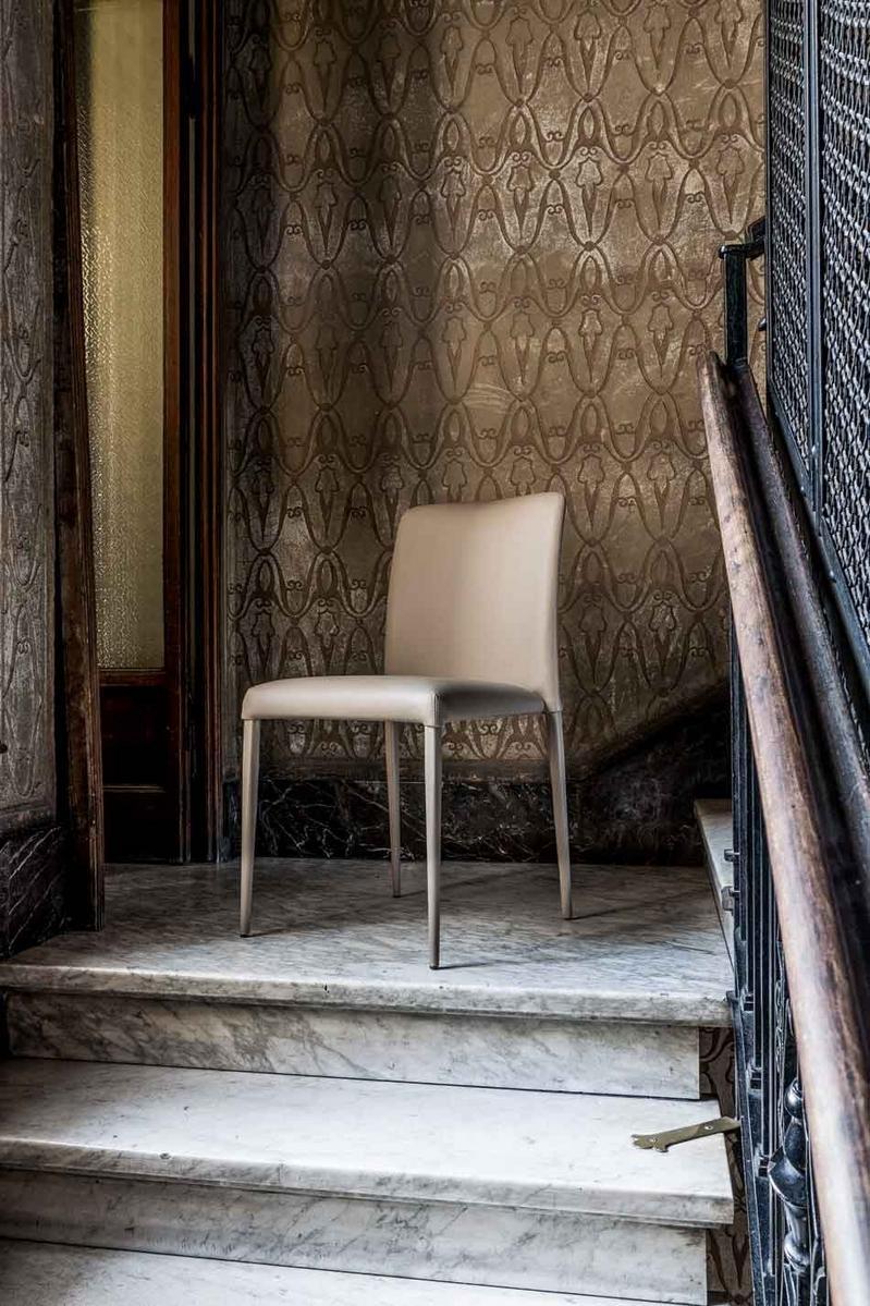 DELI Upholstered chair