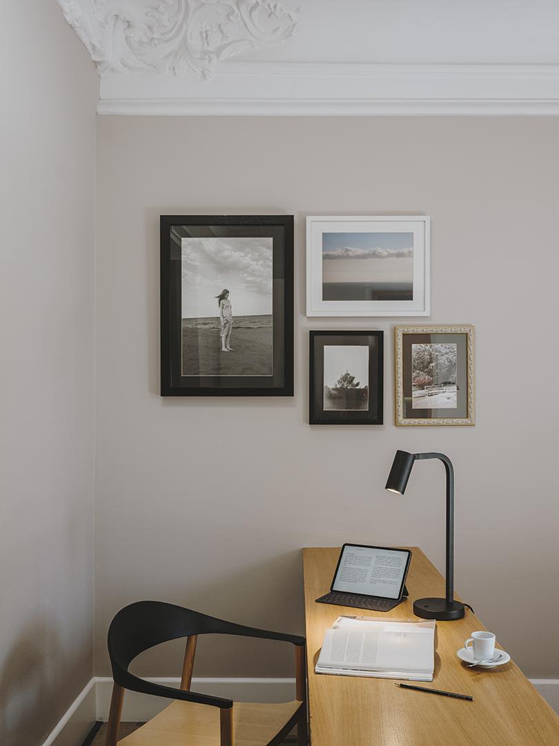SIMPLY LED direct light metal desk lamp with fixed arm