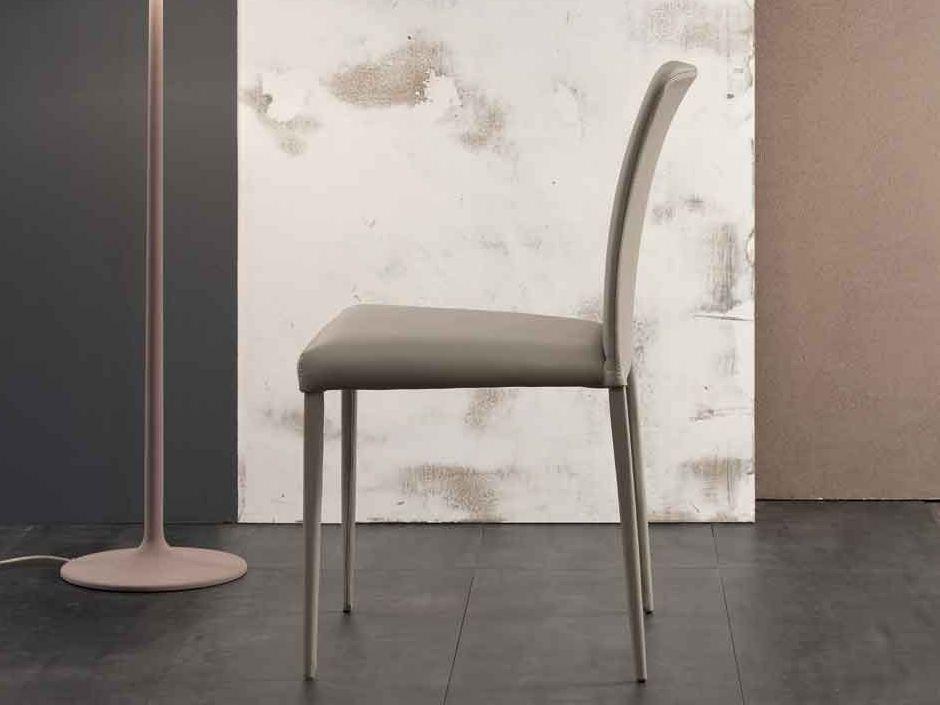 DELI Upholstered chair