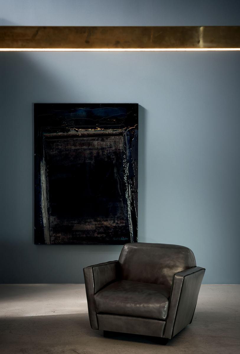 CAPRI Leather armchair with armrests