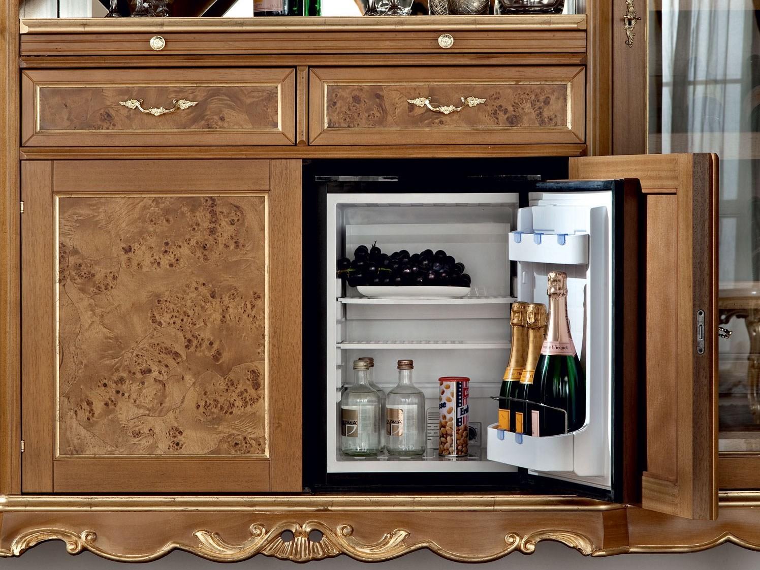 12132 Solid wood highboard