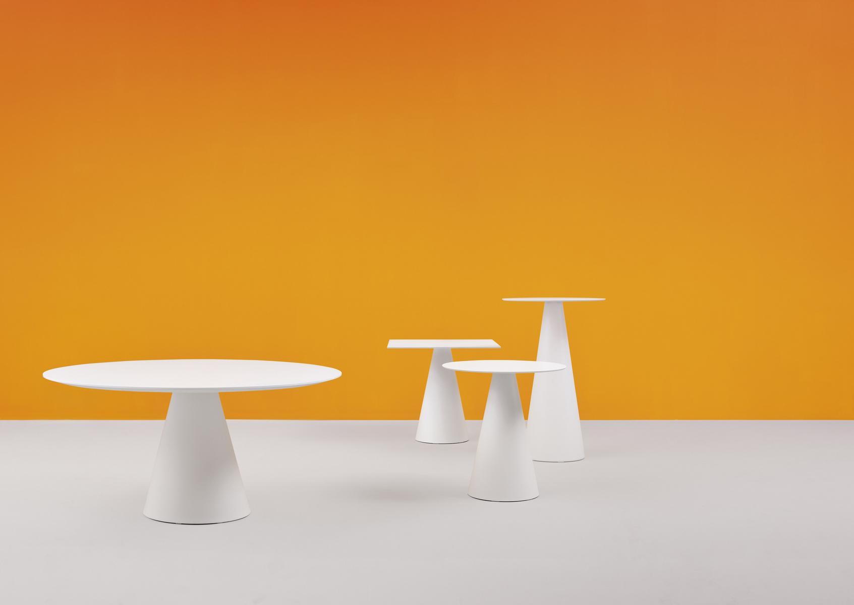 IKON 865 Round polyethylene table