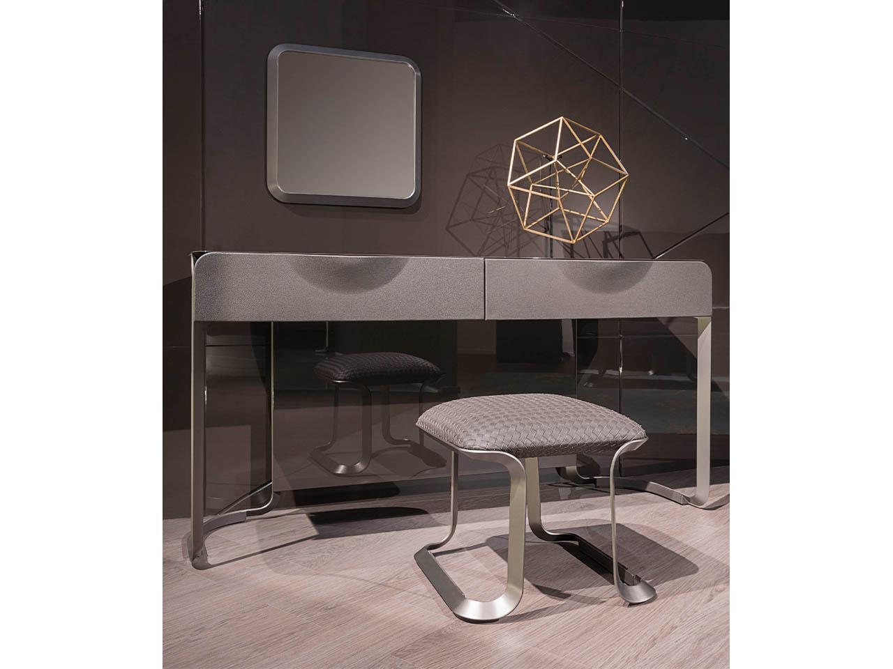 MILANO Low stool with integrated cushion