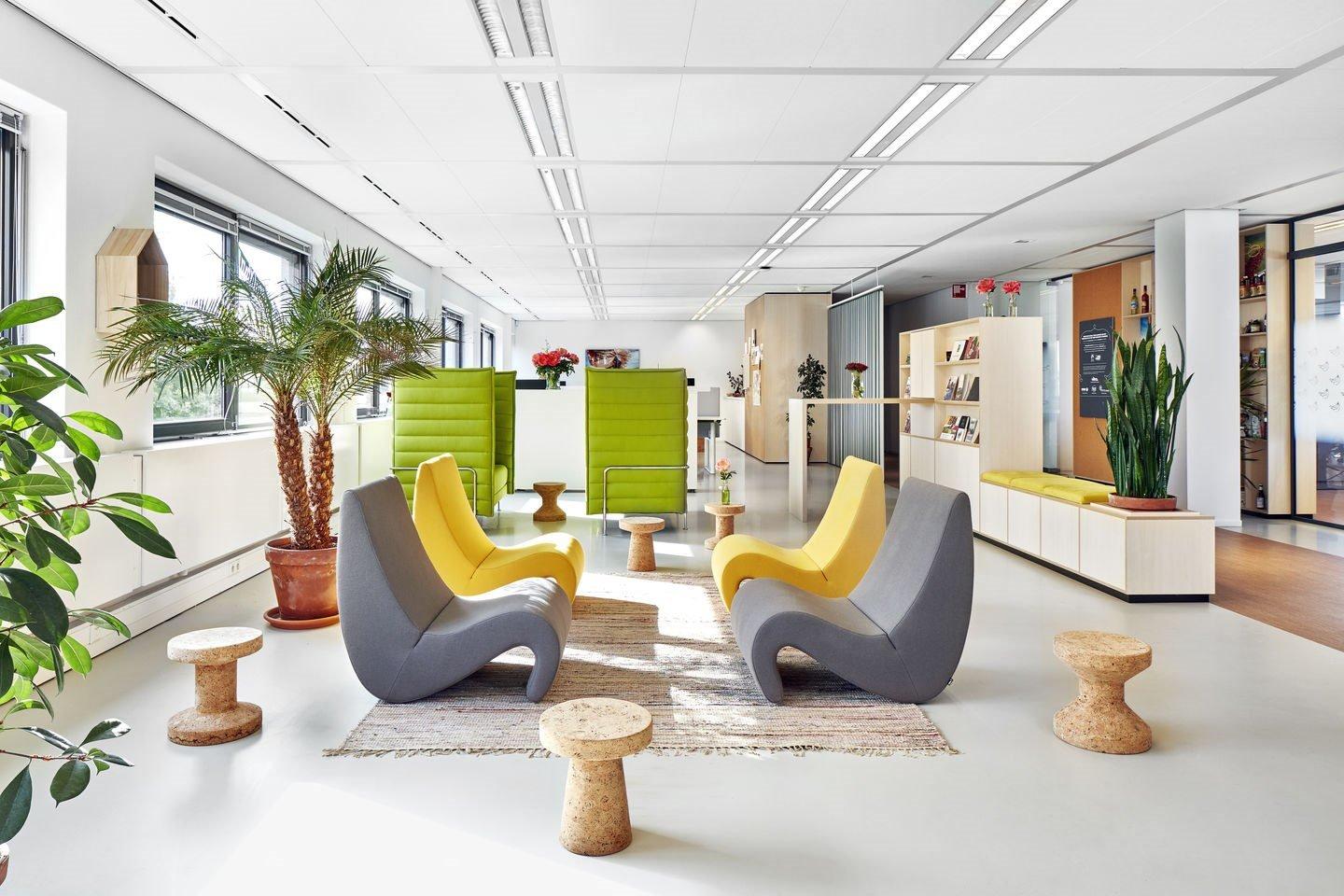 AMOEBE Fabric armchair