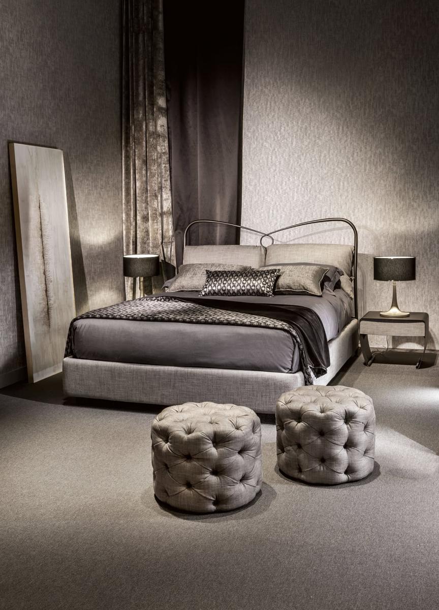 GEORGE Tufted round velvet pouf