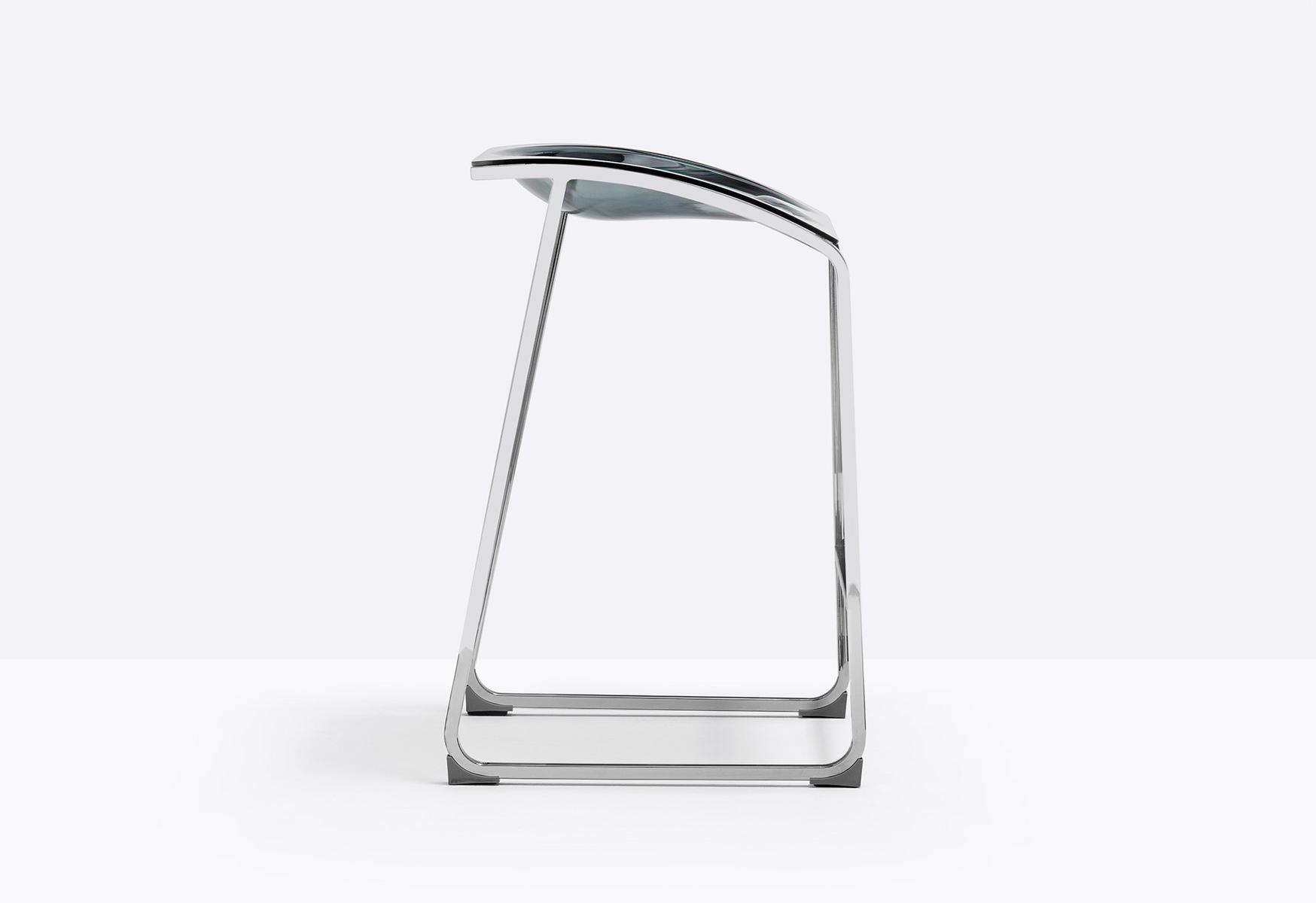 AROD 500 Sled base steel stool with footrest