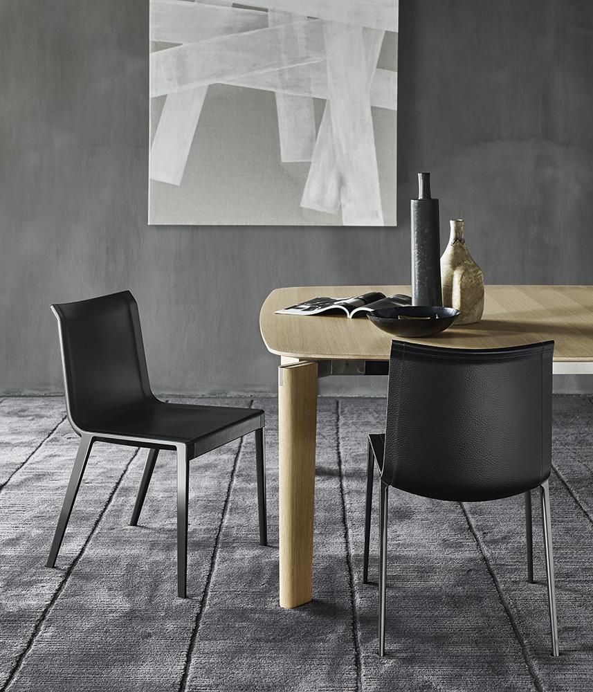 CHARLOTTE Tanned leather chair