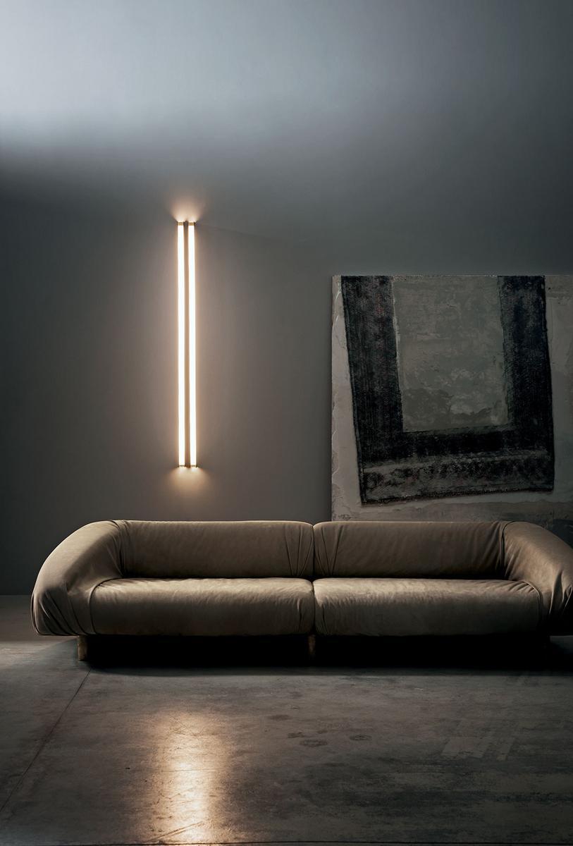 BLADE LED metal wall light