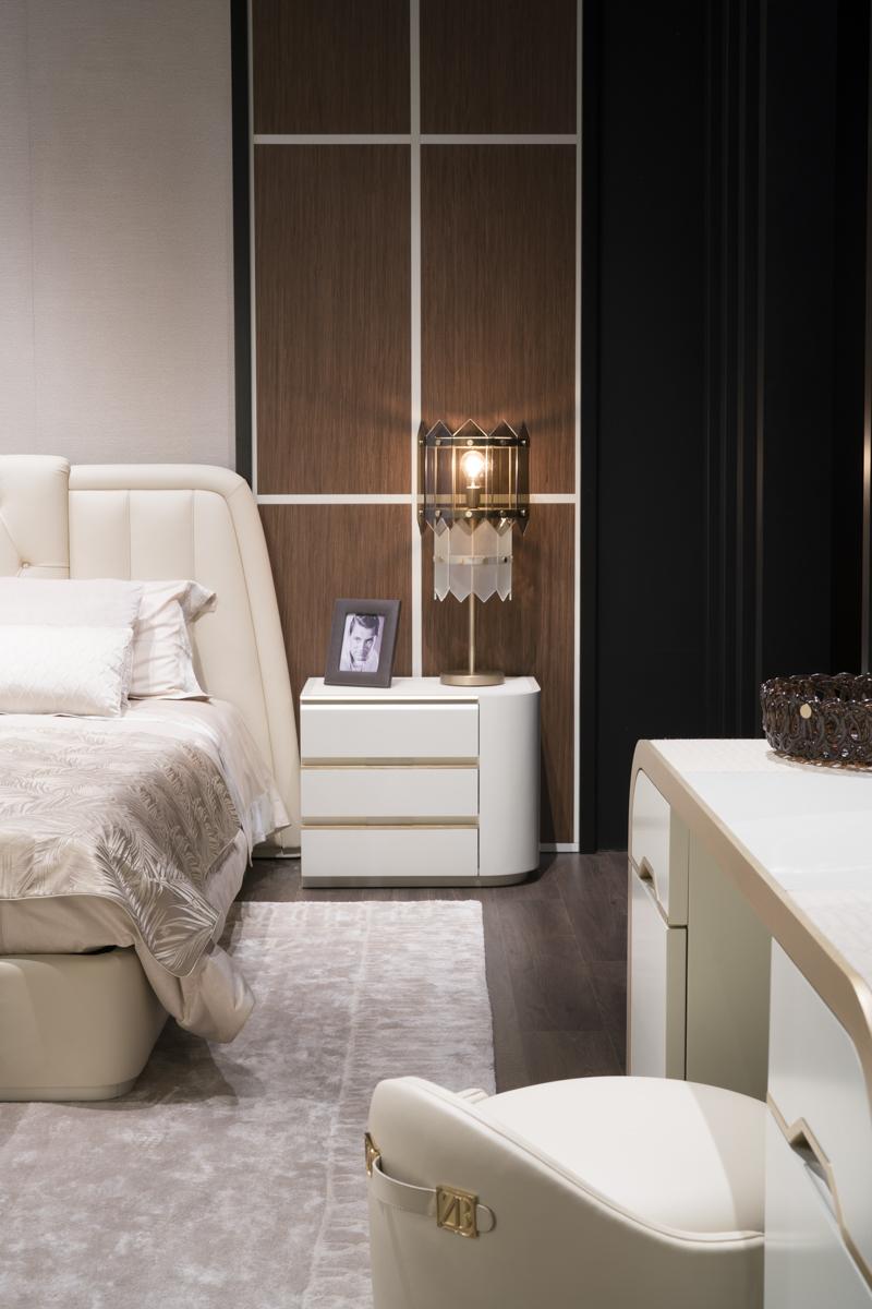 STUART Lacquered bedside table and calacatta marble top