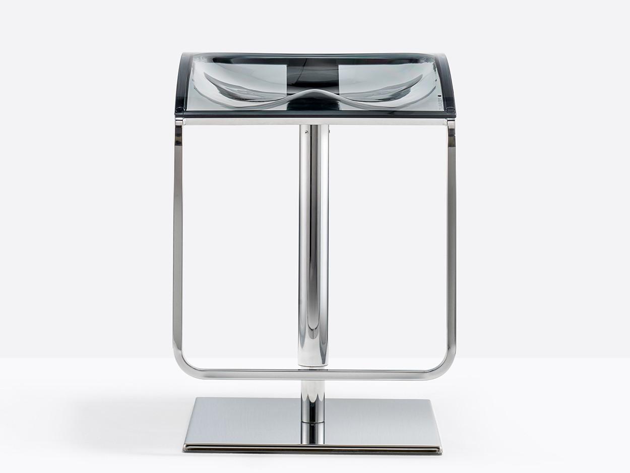 AROD 570 Height-adjustable stainless steel stool