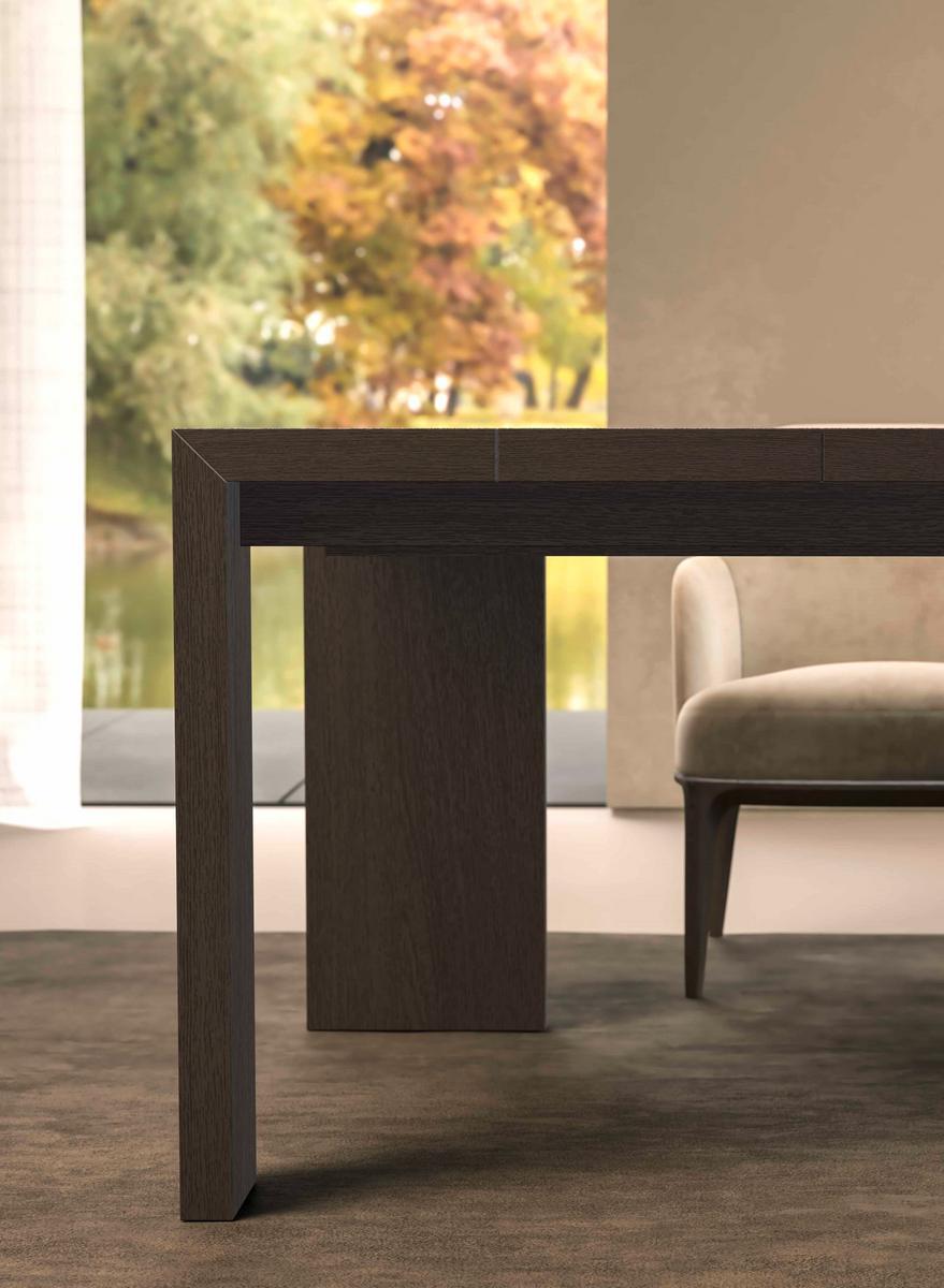 KONSTANTINE Extending wooden dining table