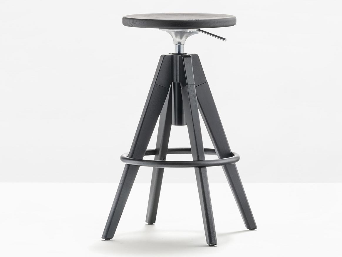 ARKI-STOOL ARKW6 Swivel oak stool with gas lift