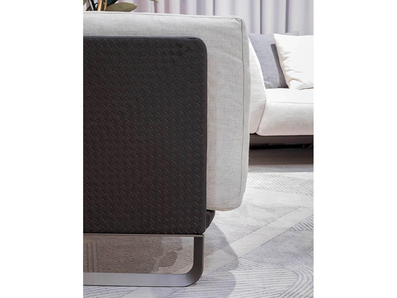 MILANO Armchair with armrests